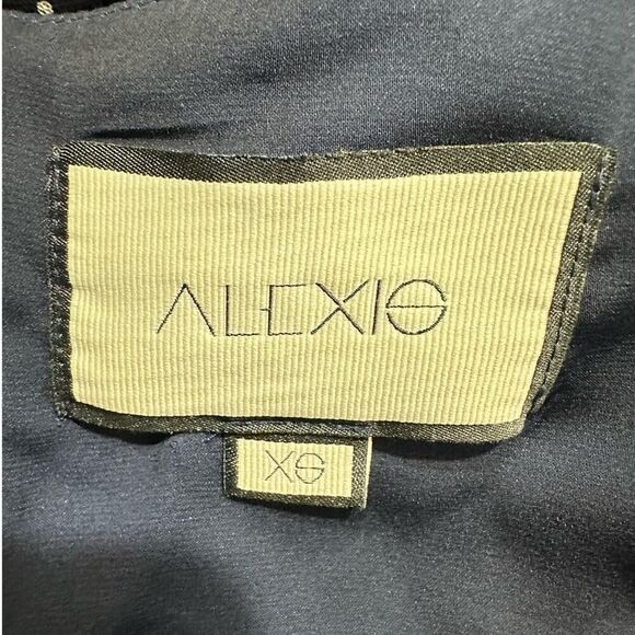 Alexis Ewa Crop Top Women's XS Navy Blue White Polka Dot Long Sleeve Bell Sleeve - Picture 6 of 7